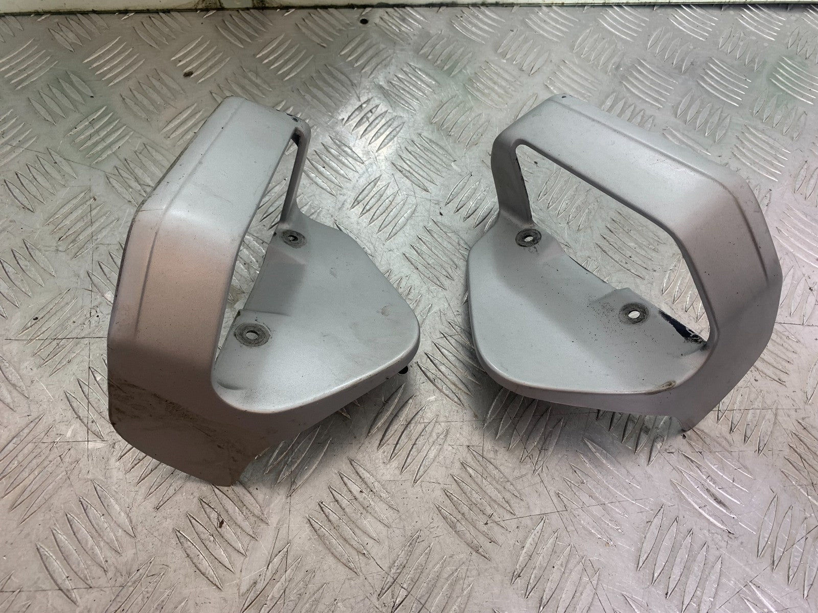 BMW R850 R R850R OIL COOLER COVERS   YEAR 1994-2002 (CMB1170)