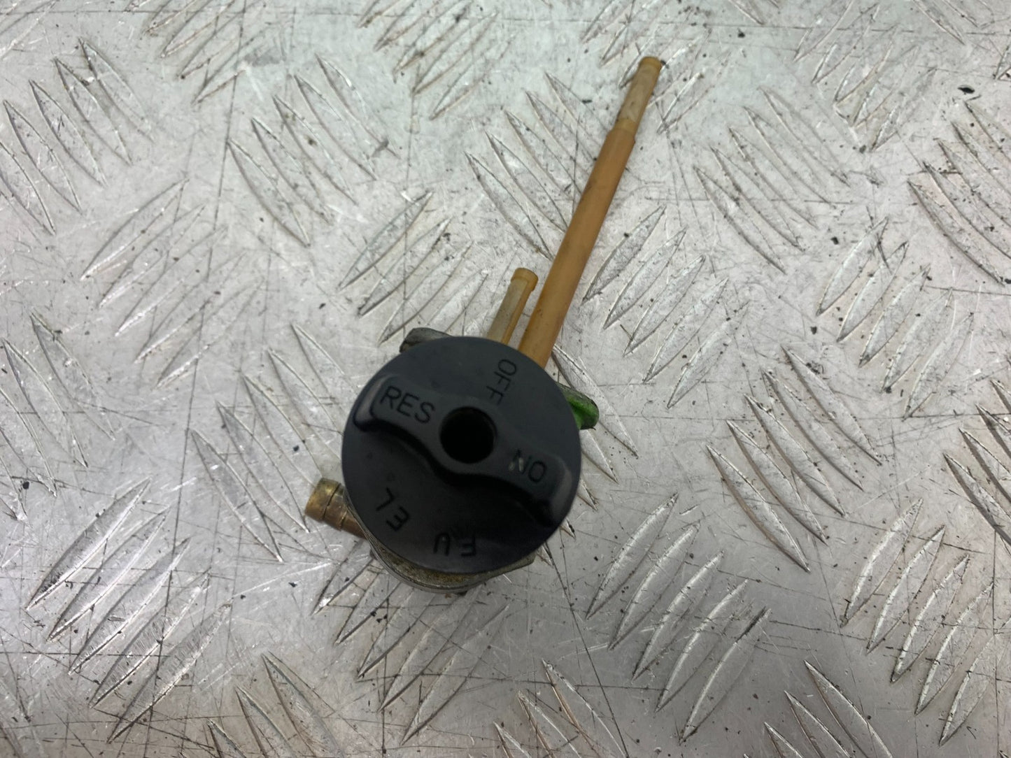 KAWASAKI ZX9R ZX9 C PETROL TAP YEAR 1998-99 (CMB1213)