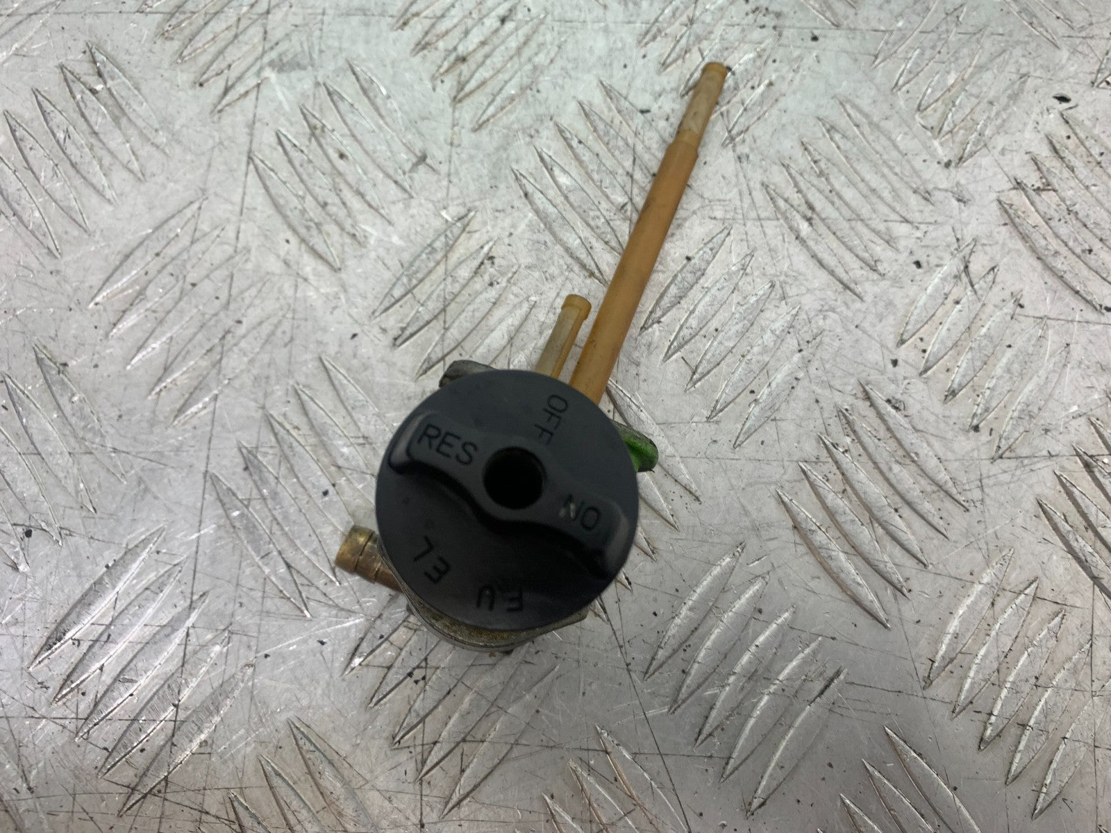 KAWASAKI ZX9R ZX9 C PETROL TAP YEAR 1998-99 (CMB1213)