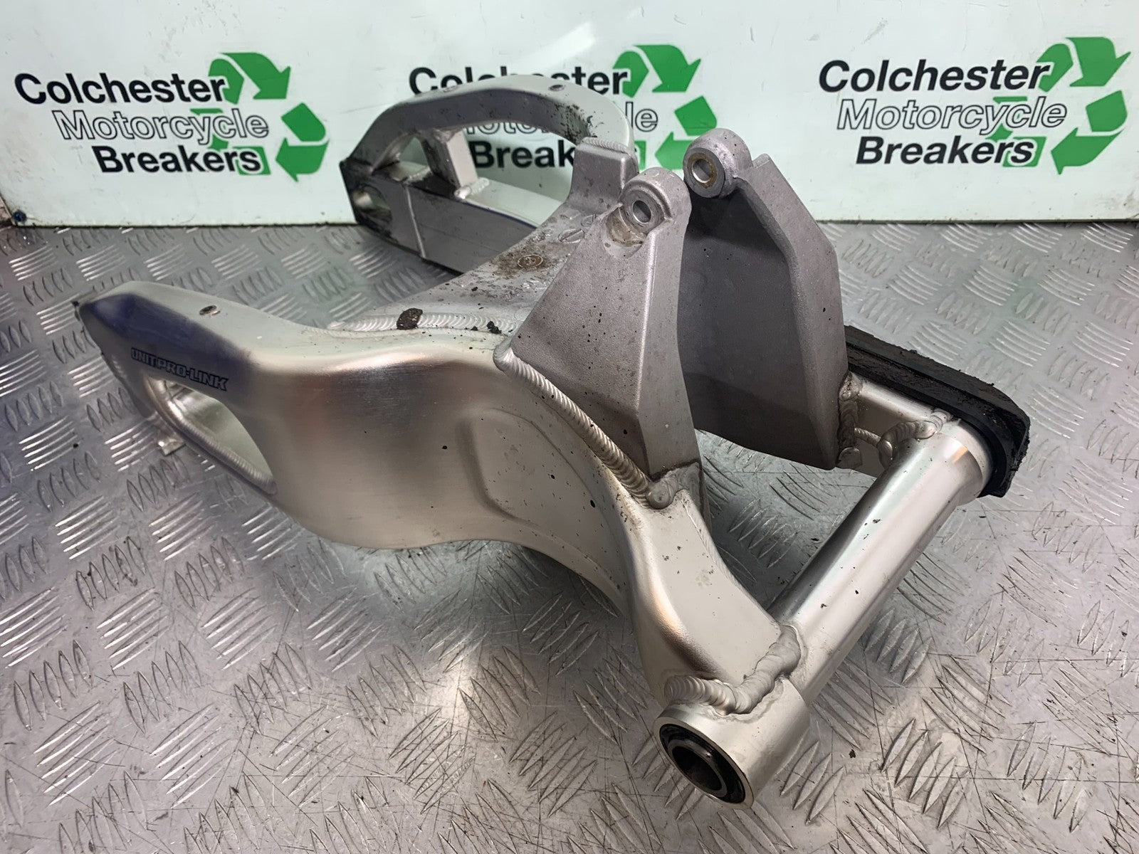 HONDA CBR1000 rr FIREBLADE SWINGARM  YEAR 2006 (CMB1220)