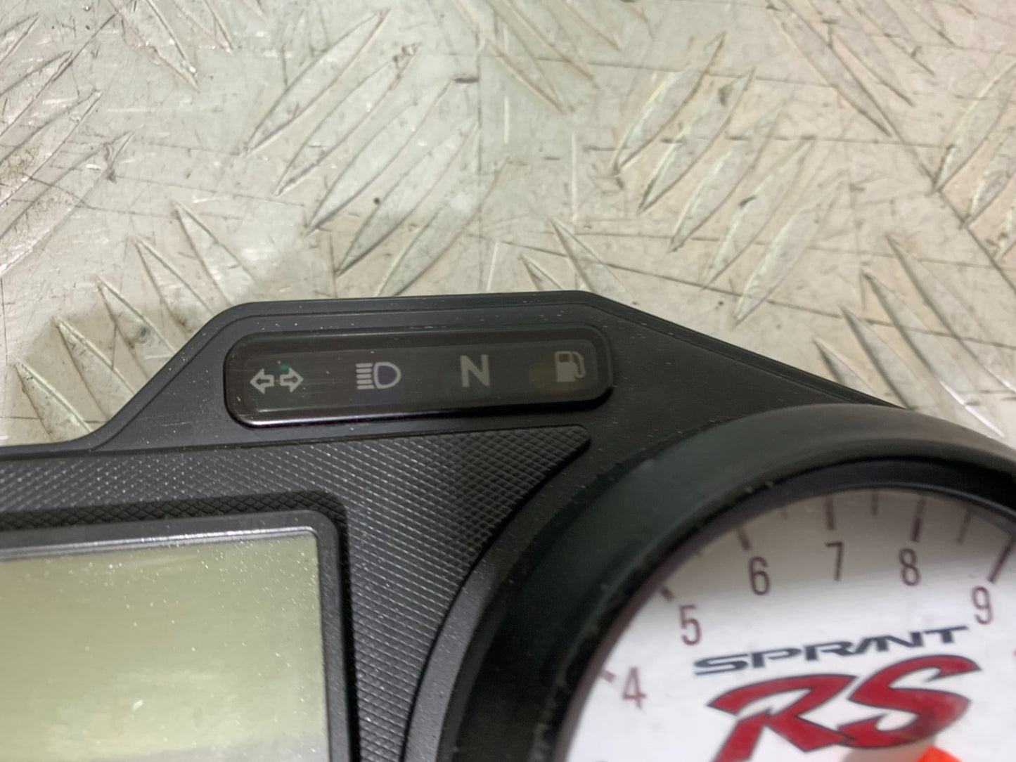 TRIUMPH 955I SPRINT RS CLOCKS SPEEDO DASH YEAR 1999-03 (CMB1313)
