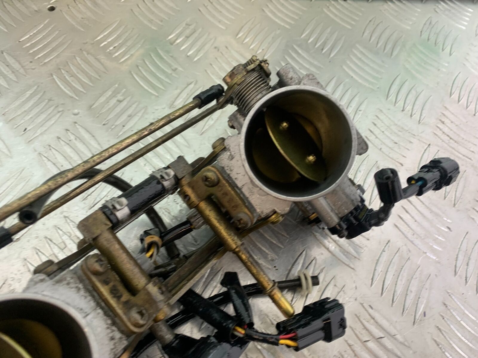SUZUKI SV1000 SV 1000 K4 THROTTLE BODIES   YEAR 2003-2007 (CMB1042)