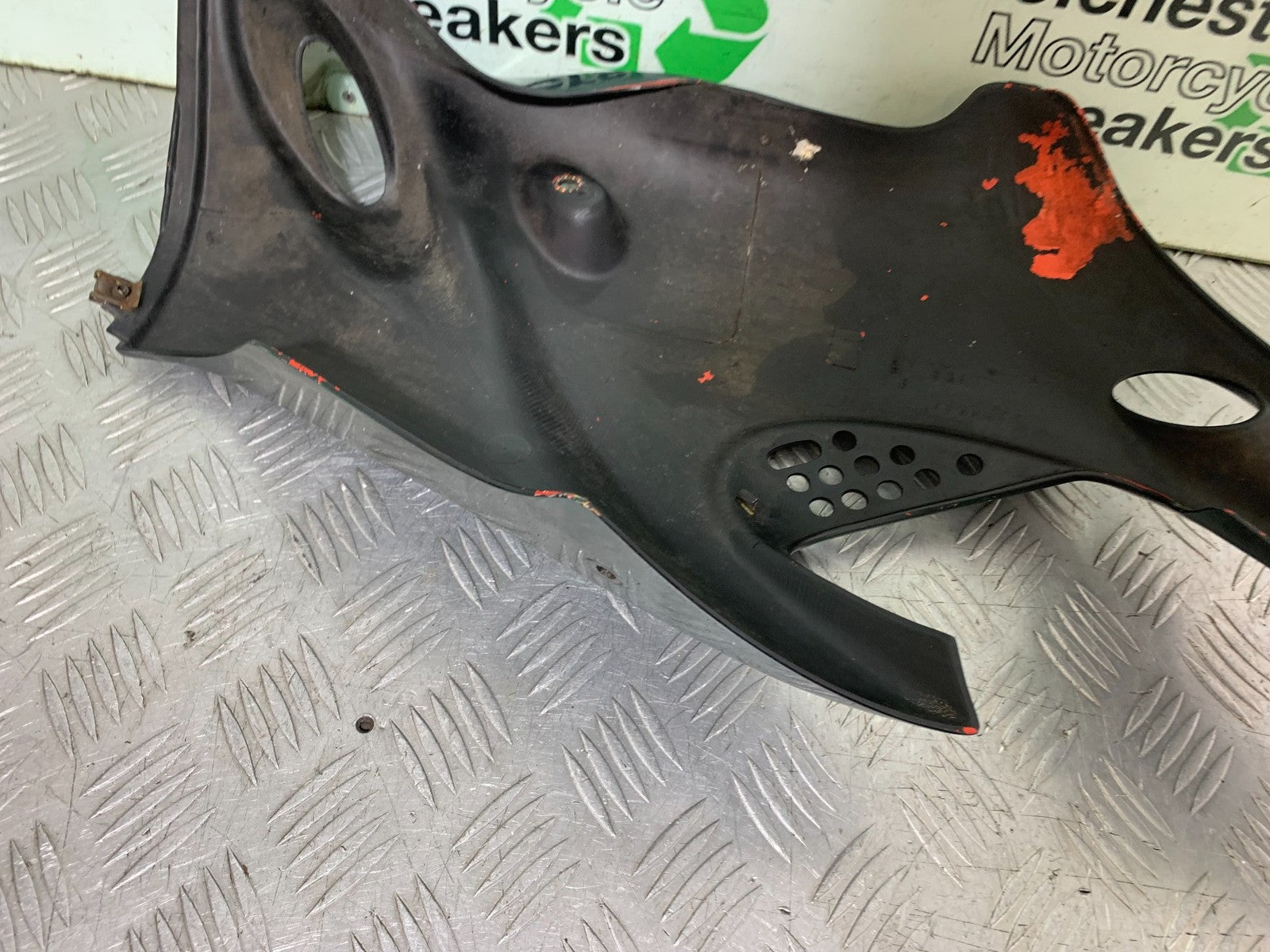 TRIUMPH 955I SPRINT RS LEFT FAIRING  YEAR 1999-03 (CMB1313)