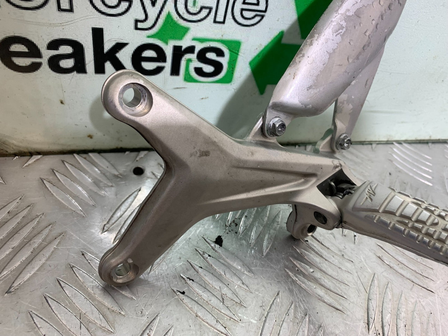 MV AGUSTA 800 F3 FRONT LEFT HANGER AND PEG YEAR 2017-2019 (CMB1227)