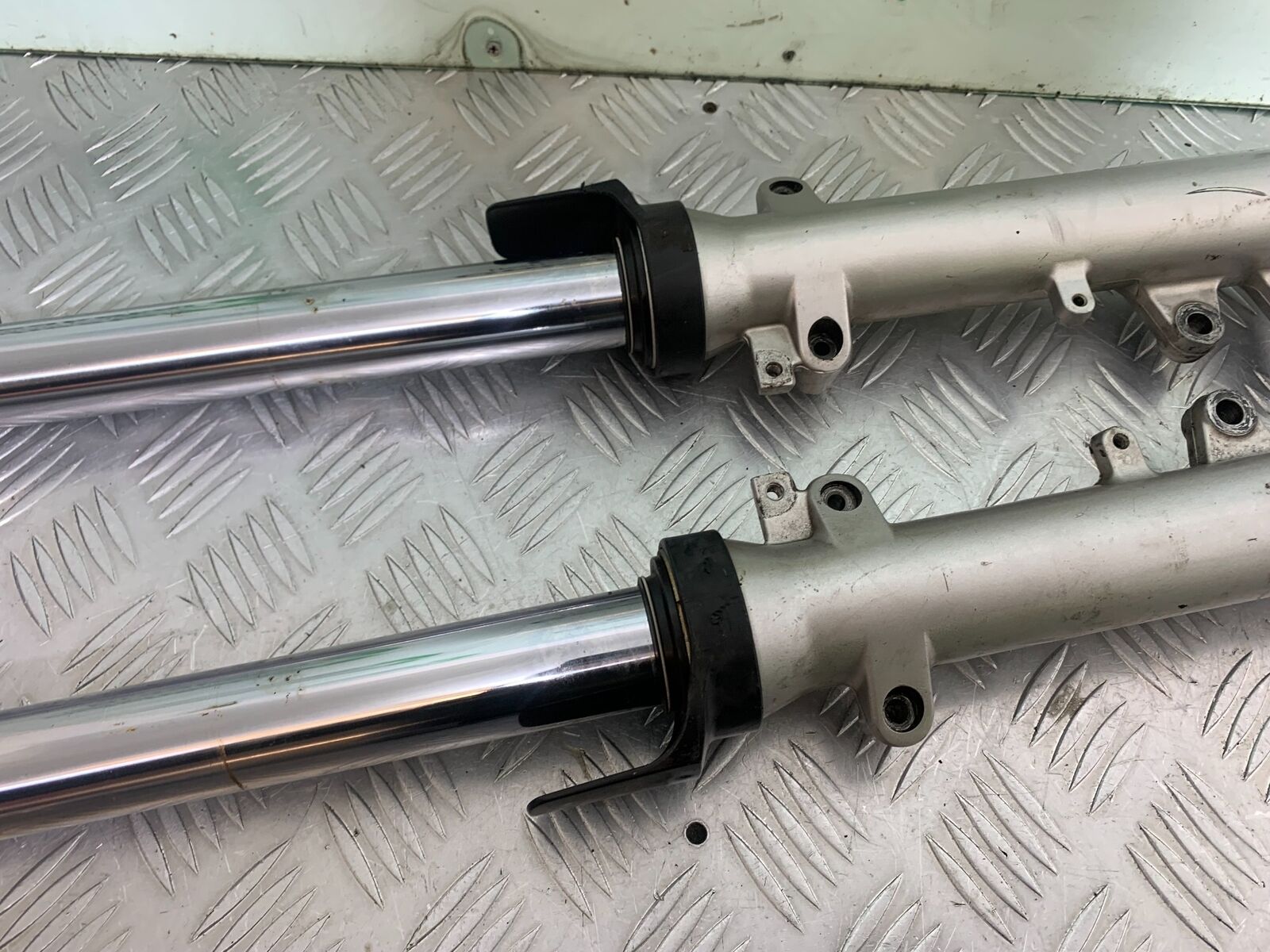SUZUKI GSF600 GSF 600 BANDIT FORKS  YEAR 2001-2003 (CMB1102)
