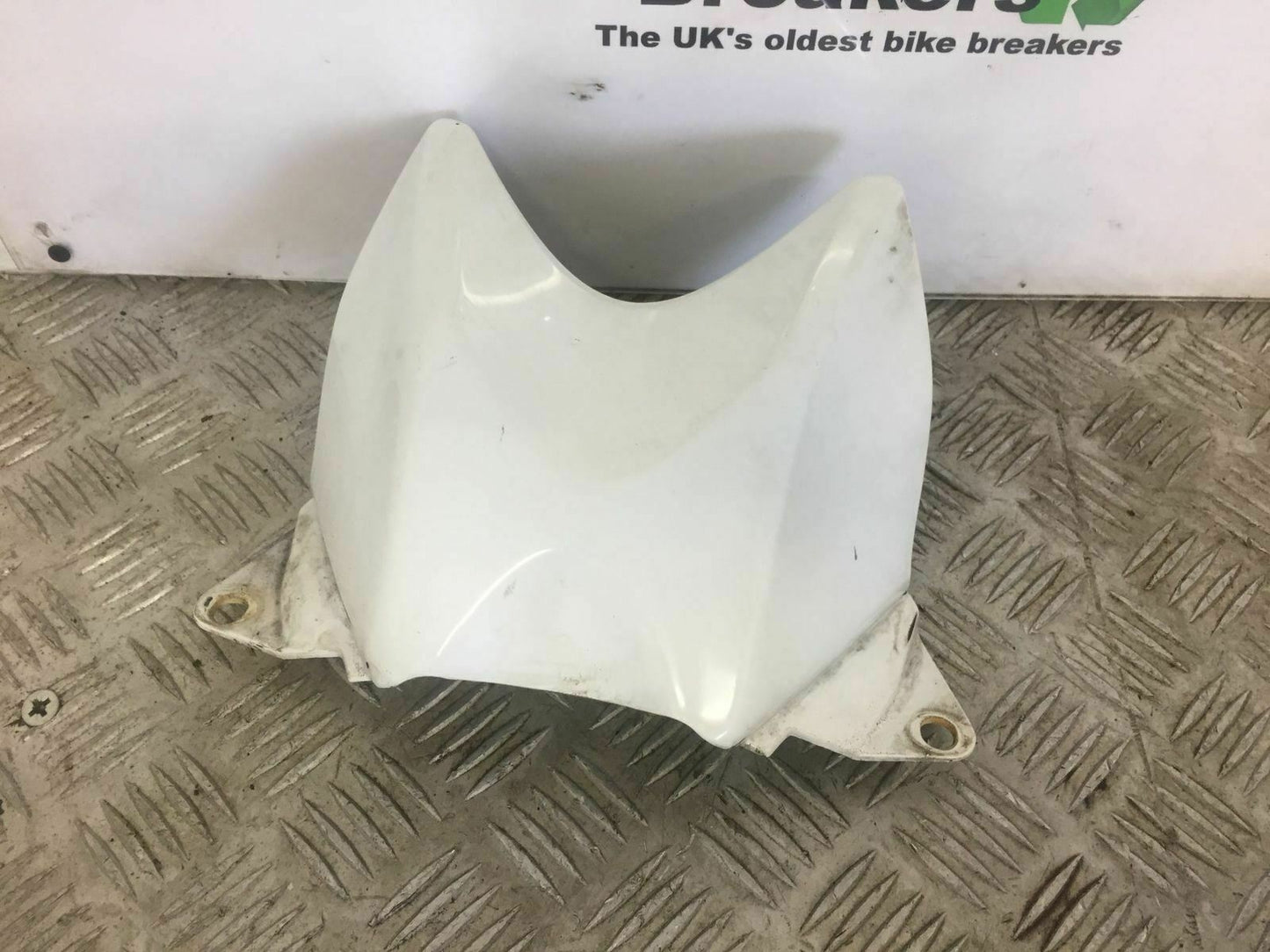 HONDA CBR125 CBR 125 TANK INFILL PANEL   YEAR 2011-2014