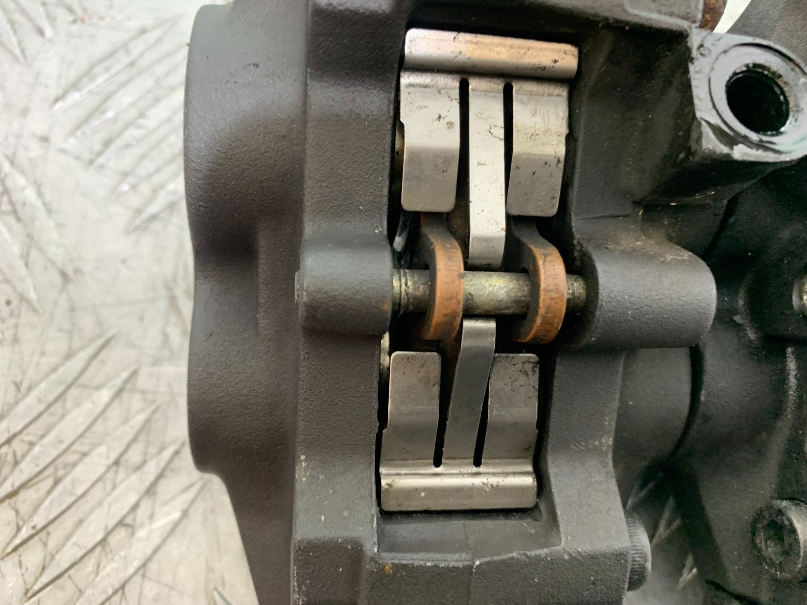 TRIUMPH 955I SPRINT RS FRONT CALIPERS YEAR 1999-03 (CMB1313)