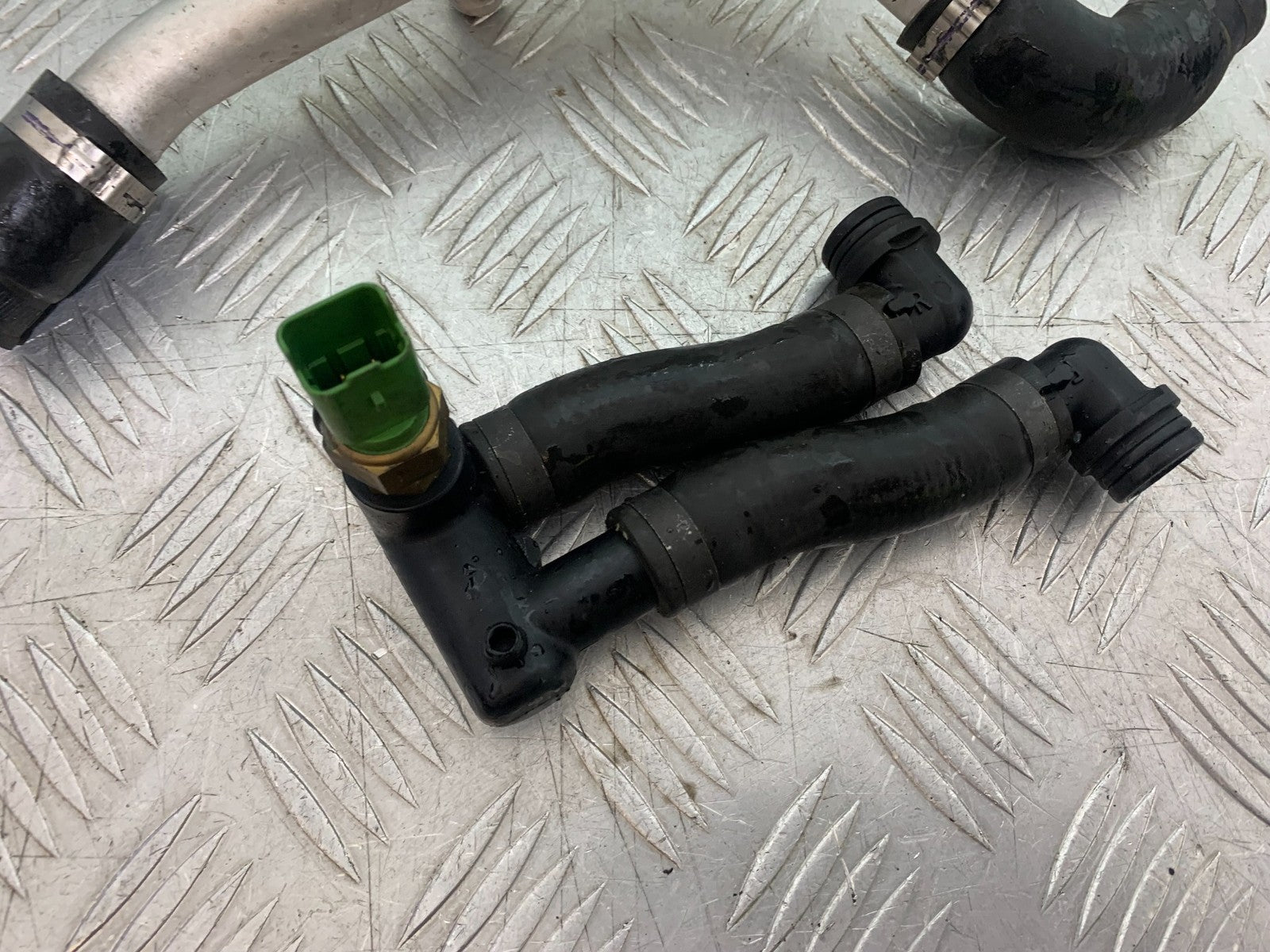 APRILIA TUONO 1000 V4 HOSES   YEAR 2013-2014  (CMB1239)