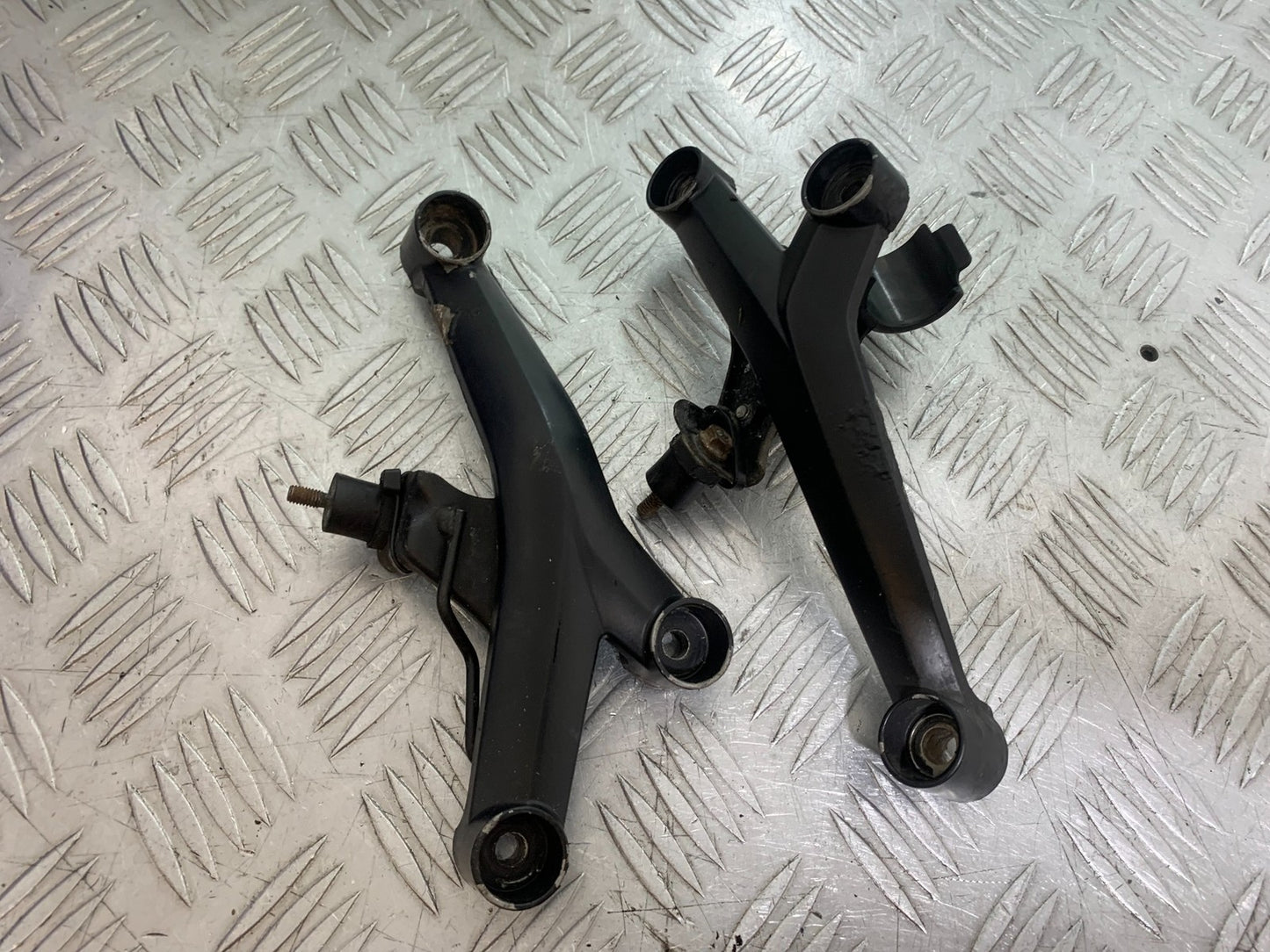 KTM DUKE 390 ENGINE BRACKETS  YEAR 2017- 2023 (CMB1314)