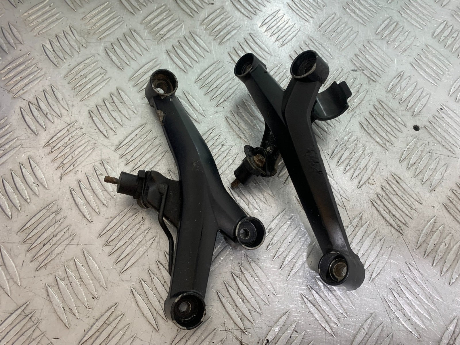 KTM DUKE 390 ENGINE BRACKETS  YEAR 2017- 2023 (CMB1314)