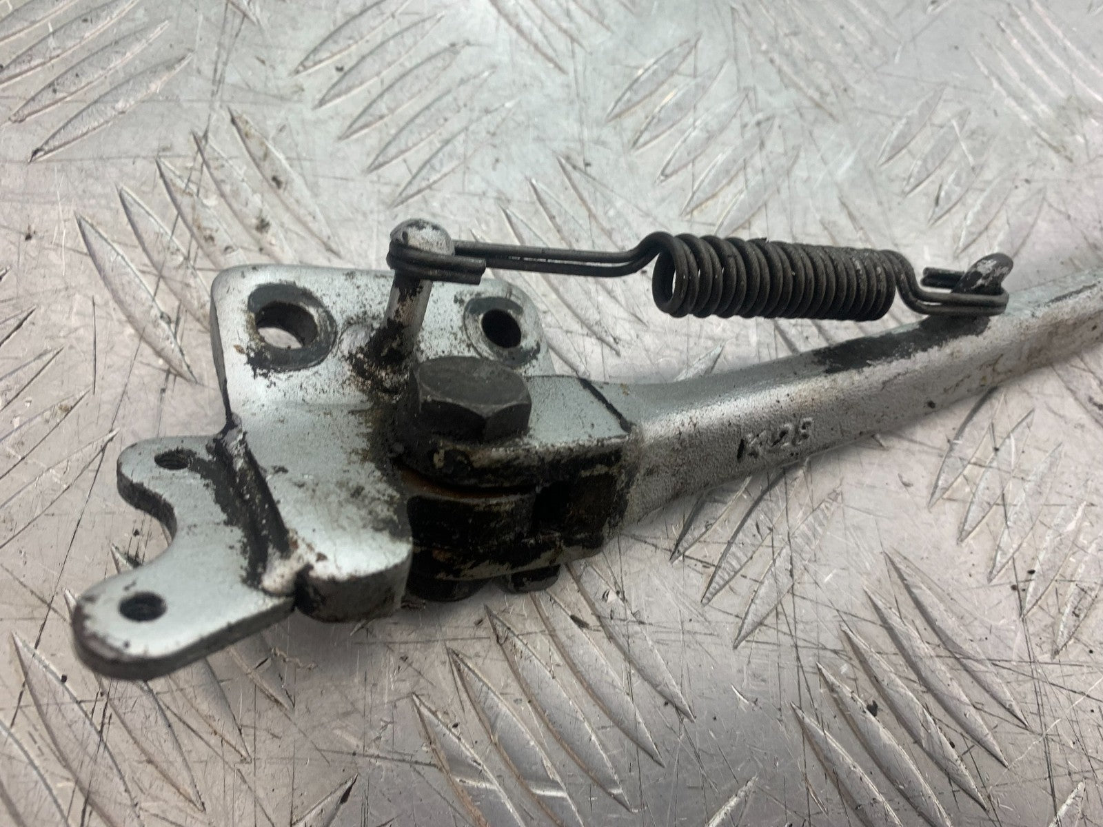 KAWASAKI GPZ600 GPZ 600 SIDE STAND  YEAR 1988-90 (CMB1258)