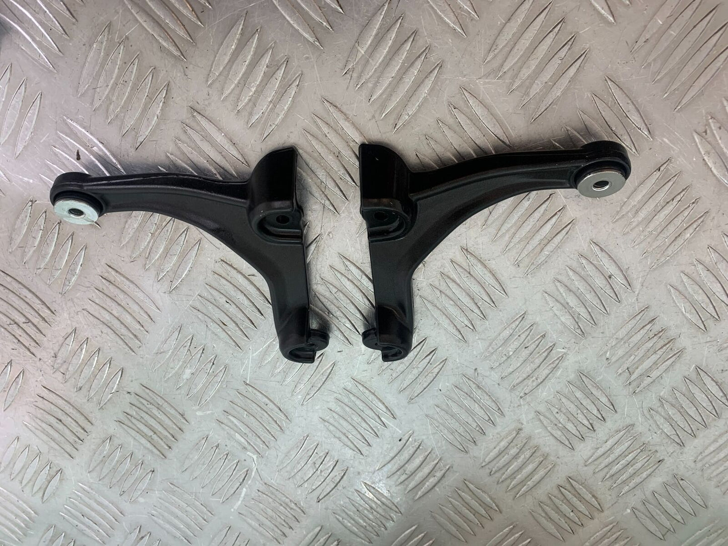 YAMAHA XSR900 XSR 900 LEFT & RIGHT COWL BRACKETS   YEAR 2021-2022 (CMB1073)