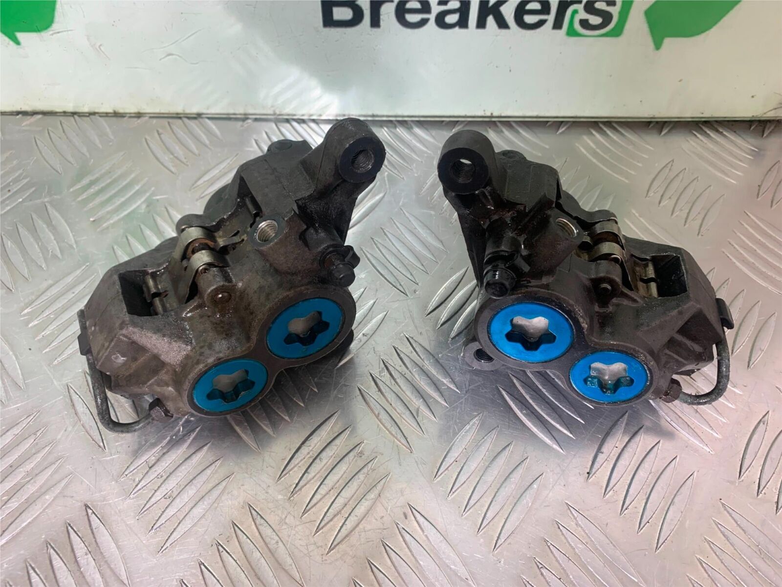 YAMAHA YZF600 YZF 600 THUNDERCAT FRONT BRAKE CALIPERS 1996-2003 (CMB1046)