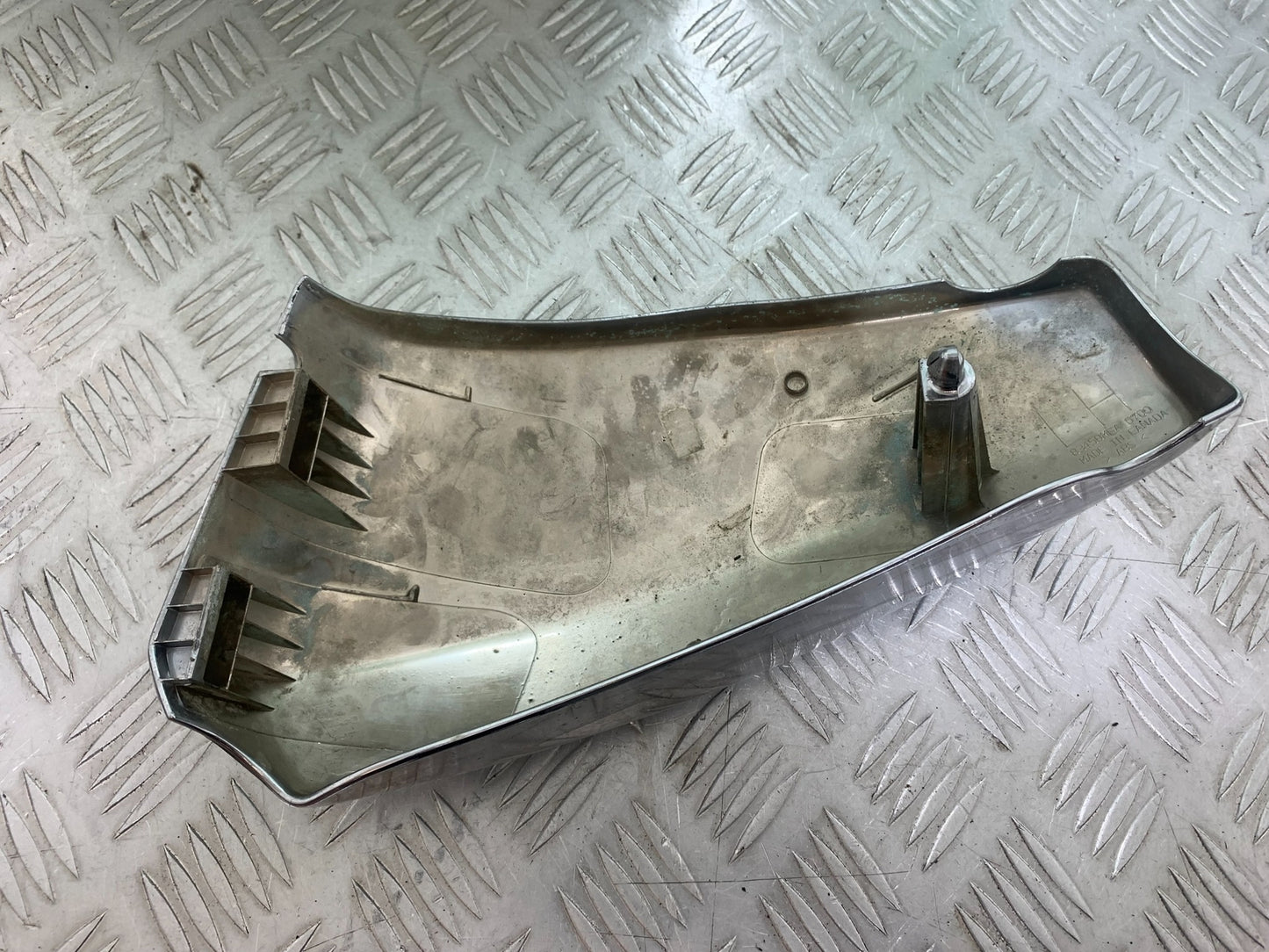 HONDA VTX1300 S-6  LEFT SEAT PANEL   YEAR 2004-09 (CMB1159)