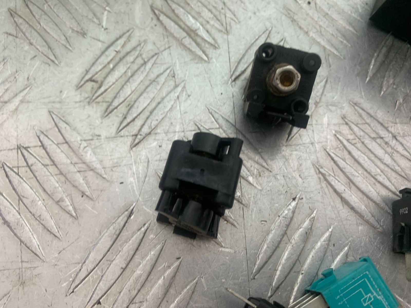 BMW K1200 K 1200 LT RELAYS  YEAR 1999-07 (CMB1271)