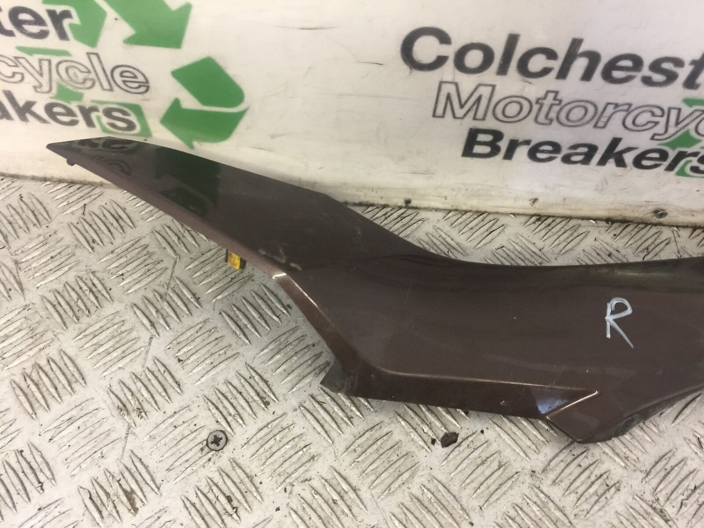 HONDA FORZA 125 RIGTH SIDE PANEL YEAR 2015 (STOCK 620)