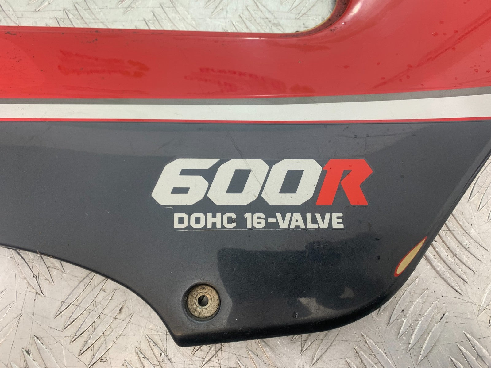 KAWASAKI GPZ600 GPZ 600 RIGHT SEAT PANEL YEAR 1988-90  (CMB1258)