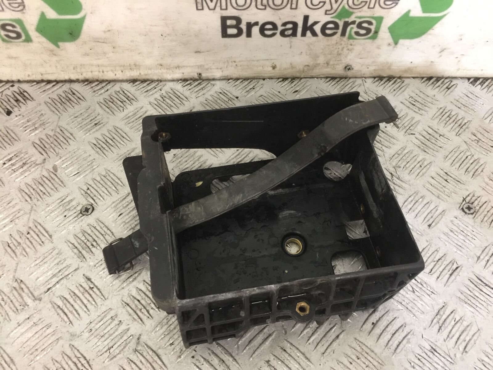 HARLEY DAVIDSON FAT BOB FXDF BATTERY BOX  YEAR 2009  (STOCK 806)