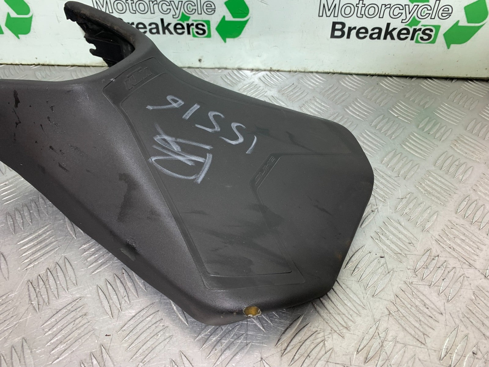 KTM DUKE 125 FRONT SEAT  YEAR 2017-2022 (CMB1274)