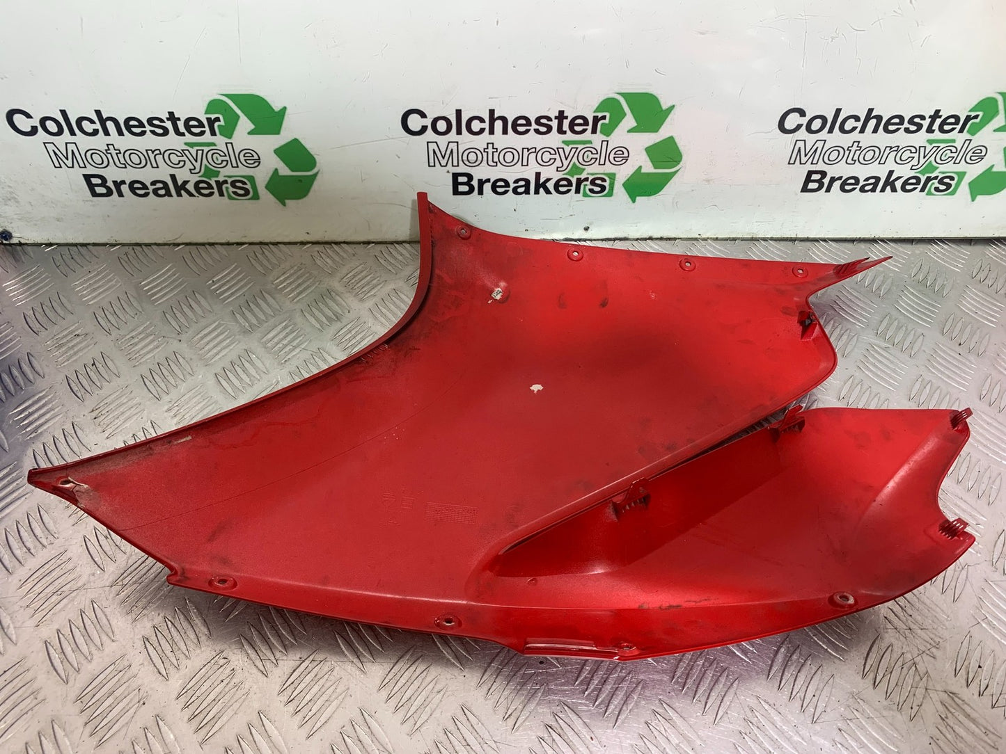 DUCATI 1299 PANIGALE LEFT MIDDLE FAIRING PANEL YEAR 2016 (CMB 1187)
