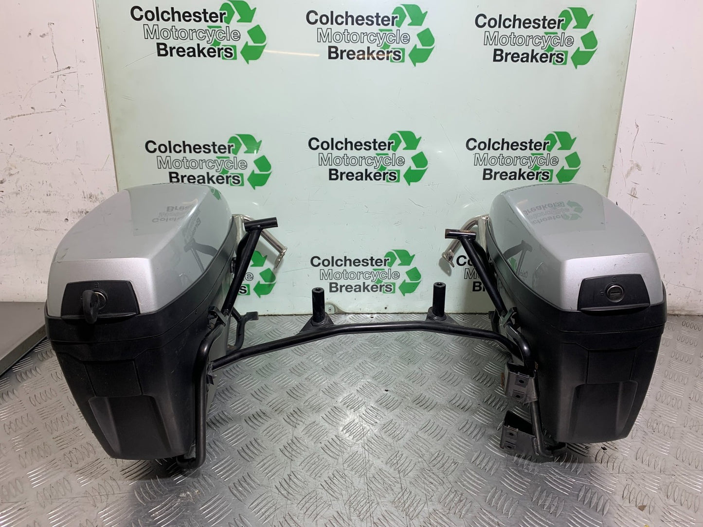 BMW F800 GT LUGGAGE PANNIERS CRASH BARS (EX-POLICE)  YEAR 2013-2017 (CMB1248)