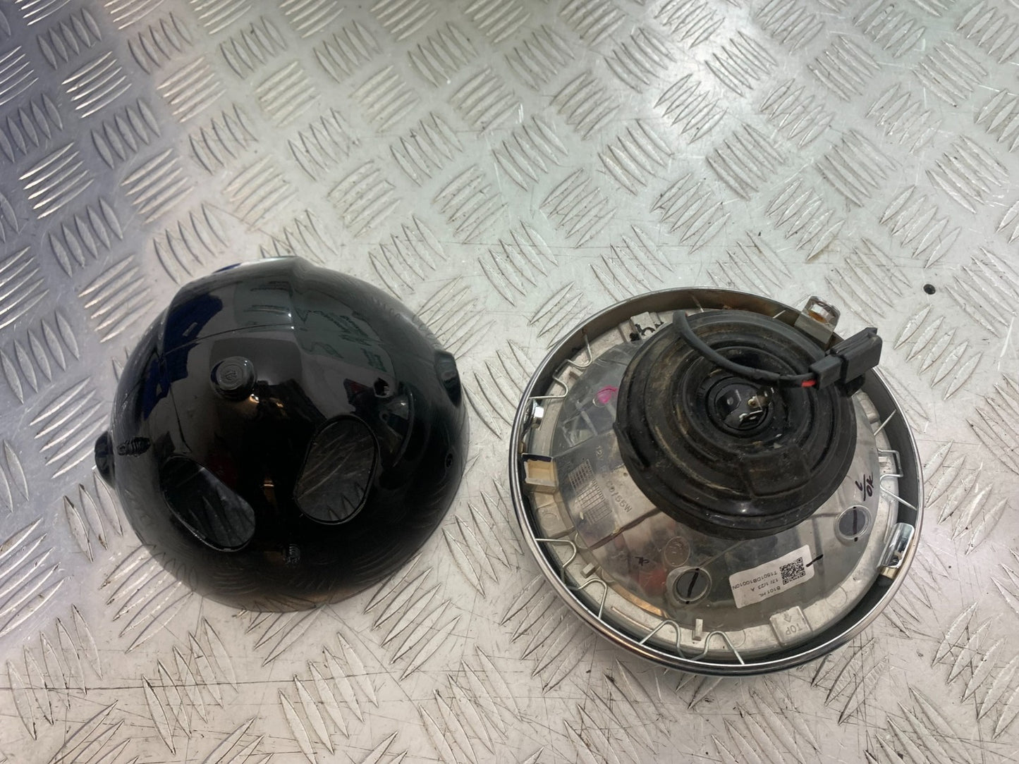 BSA 650 GOLD STAR HEADLIGHT AND BACKING   YEAR 2022-2025 (CMB1262)