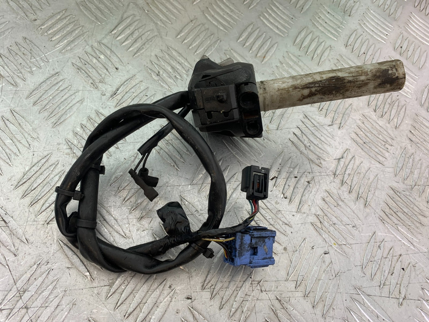 HONDA NC700 X RIGHT SWITCH GEAR  YEAR 2012-2014 (CMB1327)