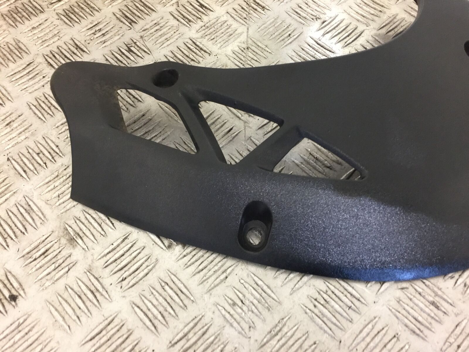 KAWASAKI 650 VERSYS RIGHT BELLYPAN  YEAR 2011 (STOCK 478) ABS