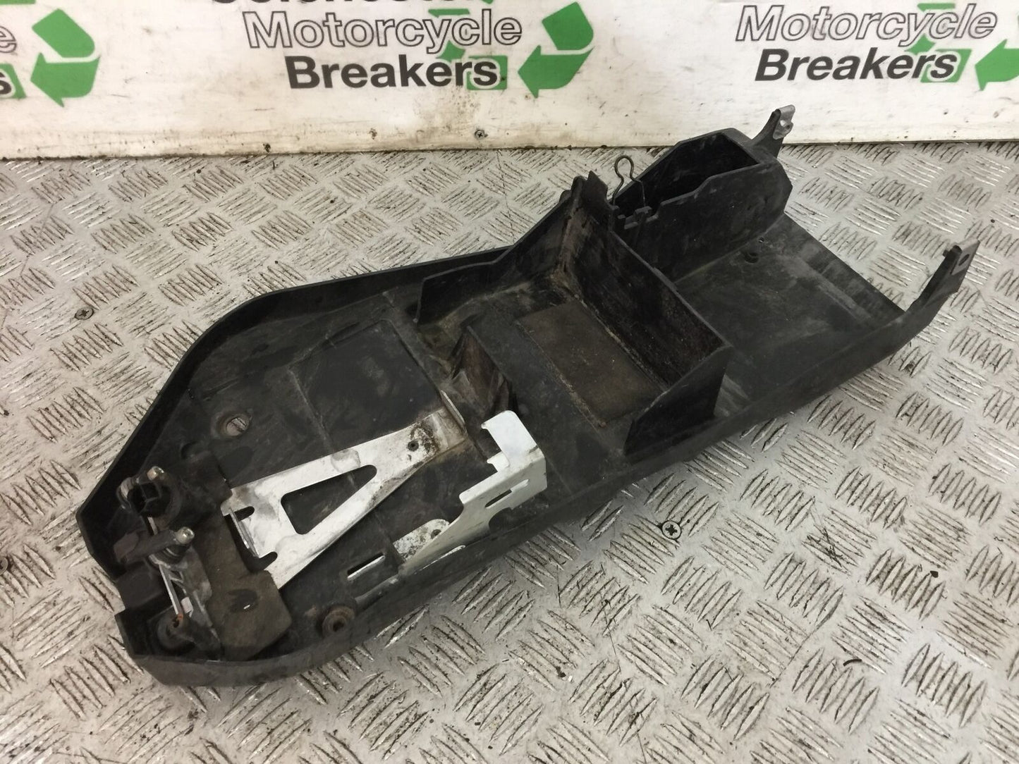 KAWASAKI Z1000 UNDERTRAY  YEAR 2007-2009 (STOCK 763)
