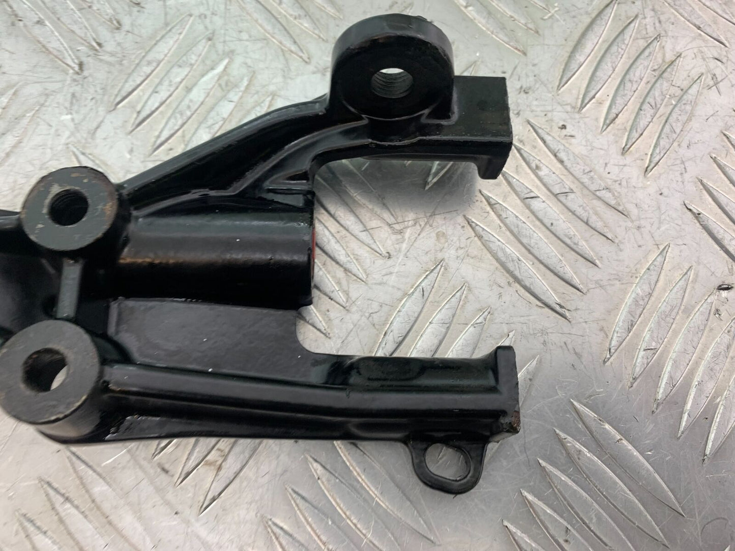 TRIUMPH THUNDERBIRD 1600 RIGHT HANGER   YEAR 2011 (CMB1107)