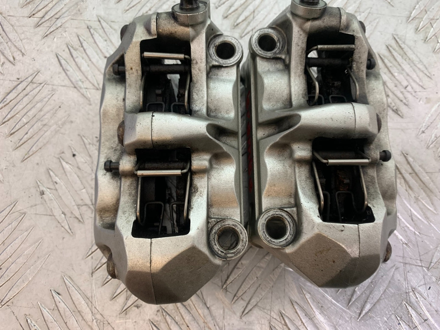 TRIUMPH SPEED TRIPLE R 1050 FRONT BRAKE CALIPERS  2009 (CMB1183)