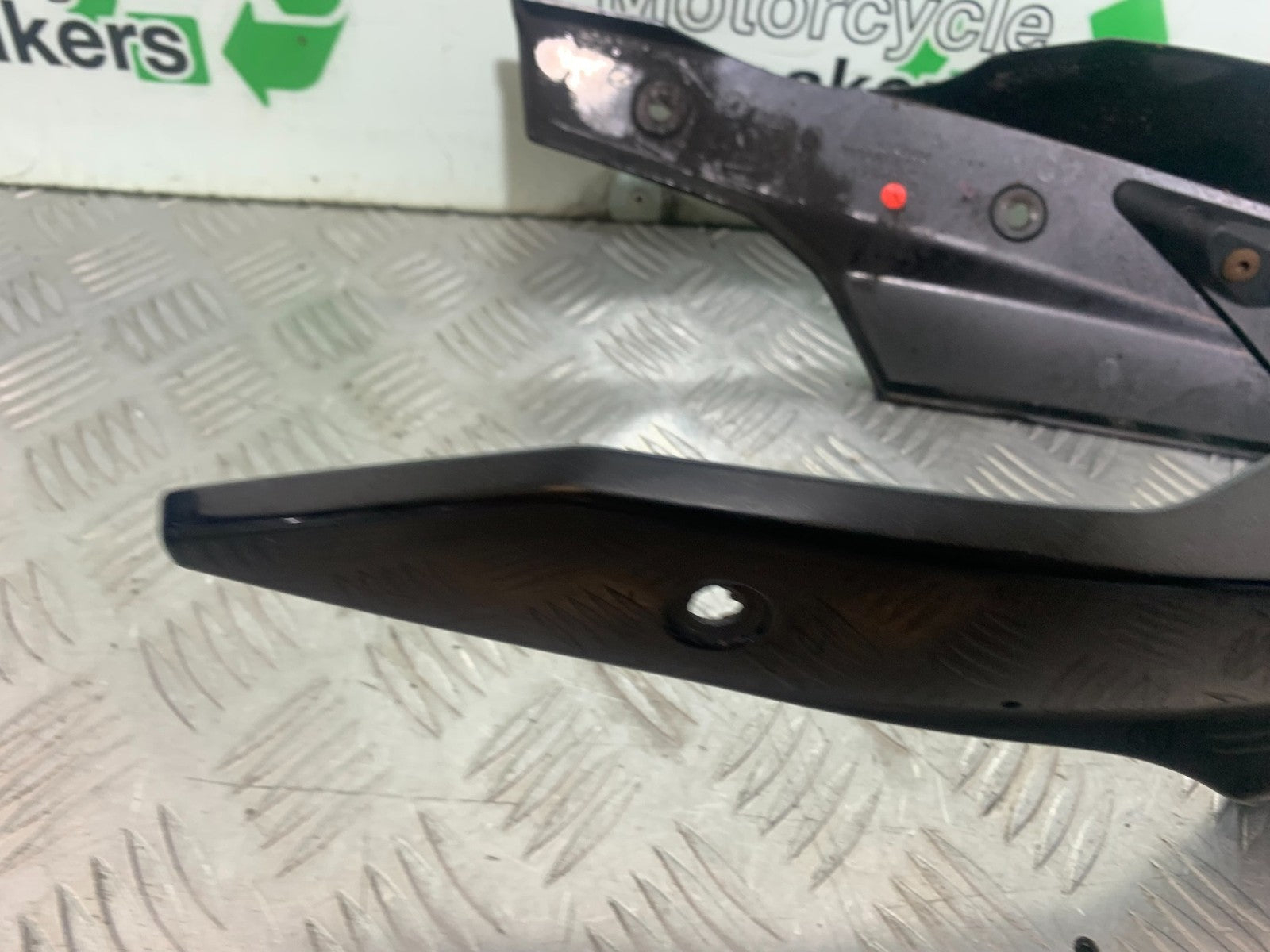 TRIUMPH 675 STREET TRIPLE BELLYPAN   2013-2016 (CMB1186)