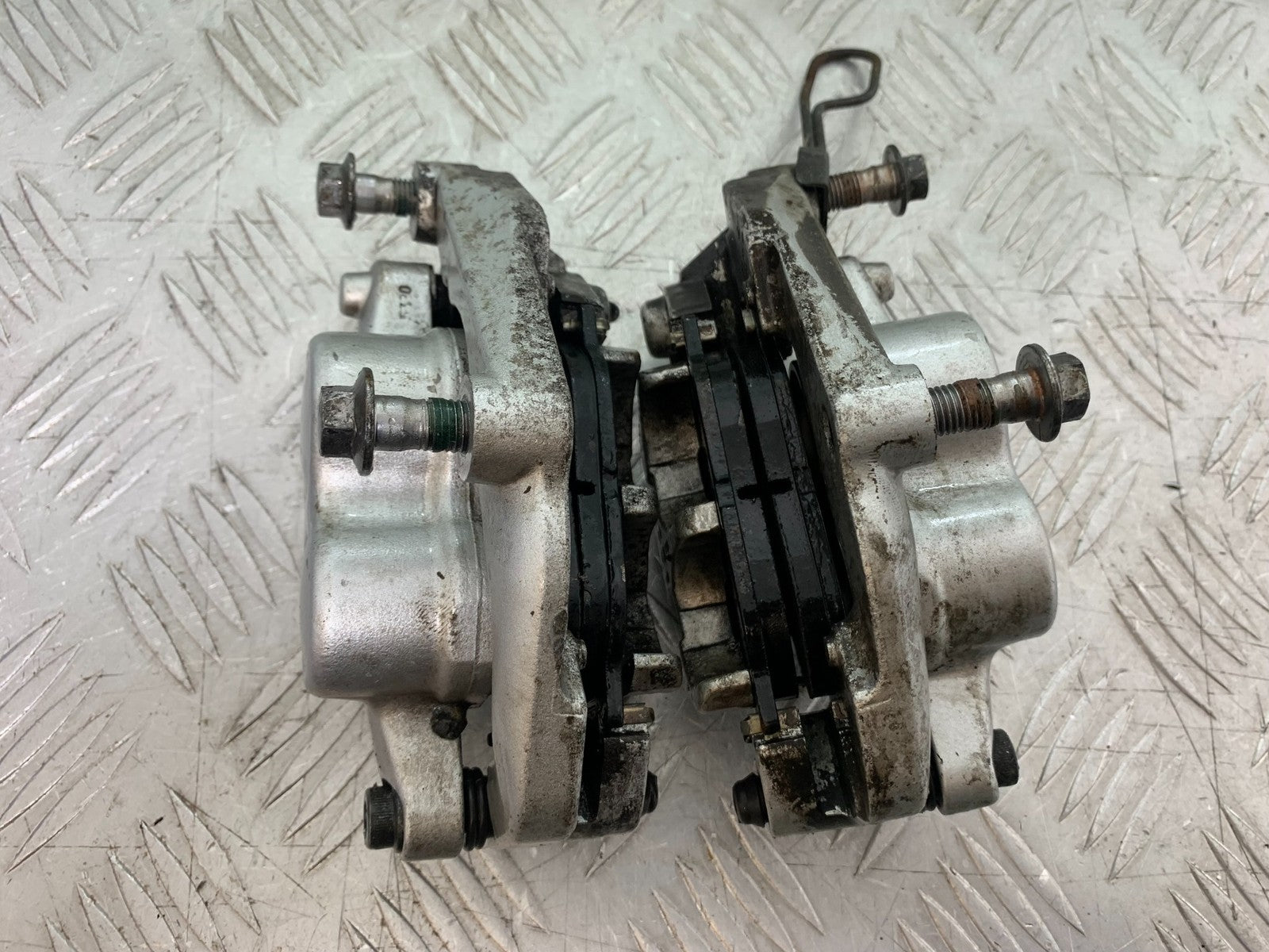 YAMAHA XV1100 XV 1100 VIRAGO FRONT BRAKE CALIPERS 1990-1999 (CMB1243)