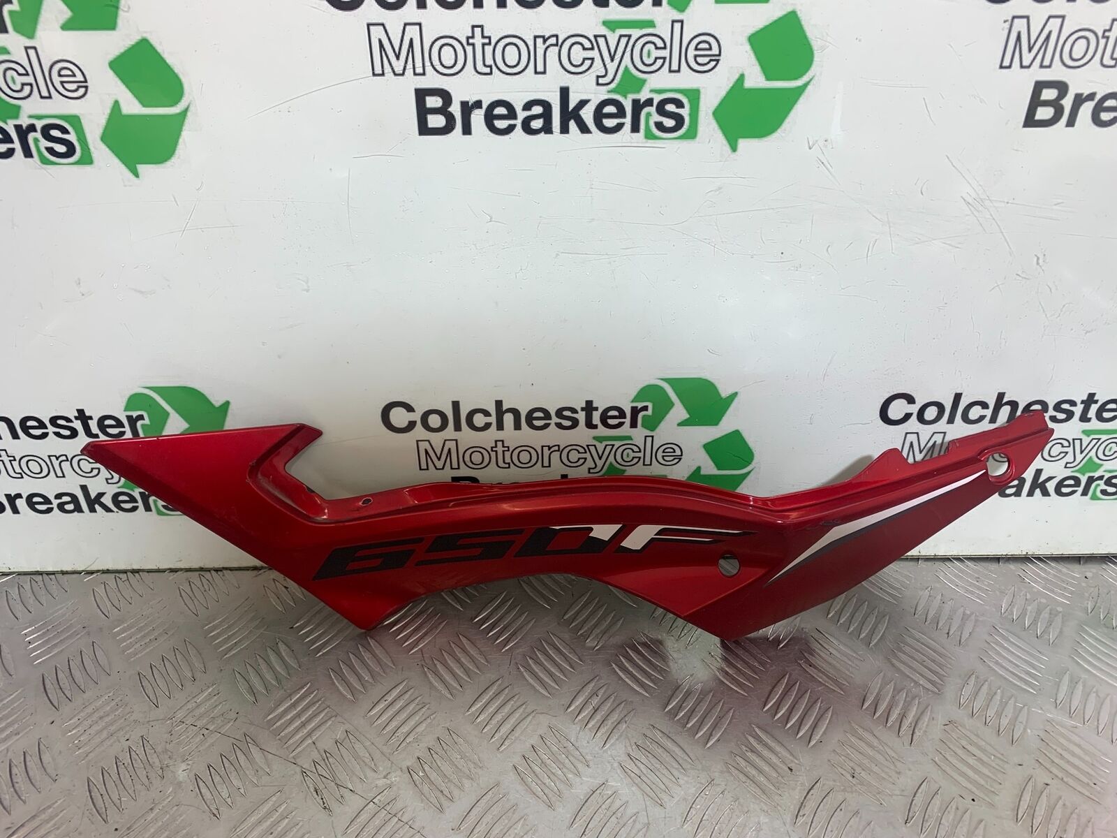 HONDA CBR650 F CBR 650F LEFT SEAT PANEL   YEAR 2014-17  (CMB1130)
