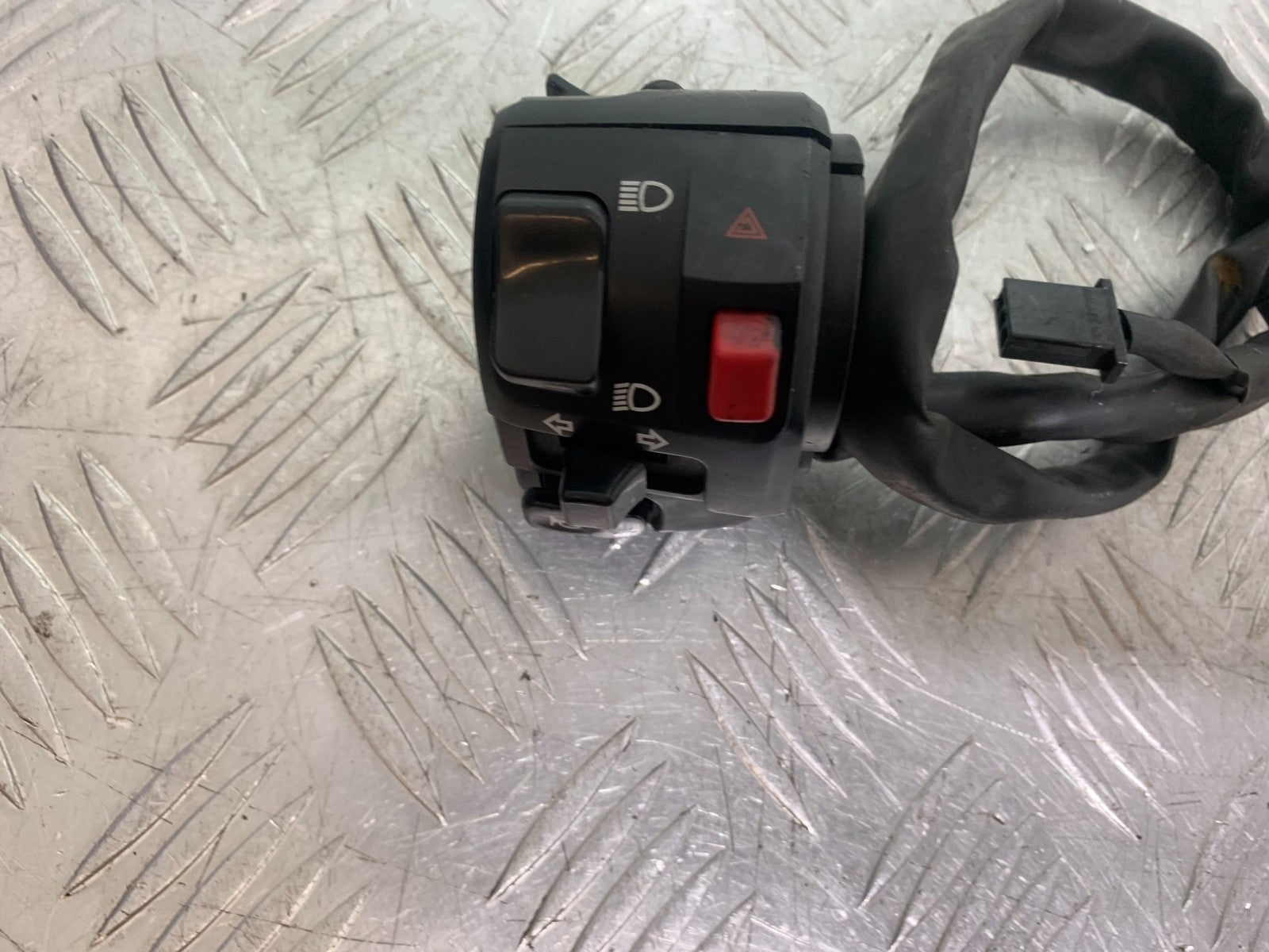 KAWASAKI 650 VERSYS LEFT SWITCH GEAR YEAR 2015-2018 (CMB1288)