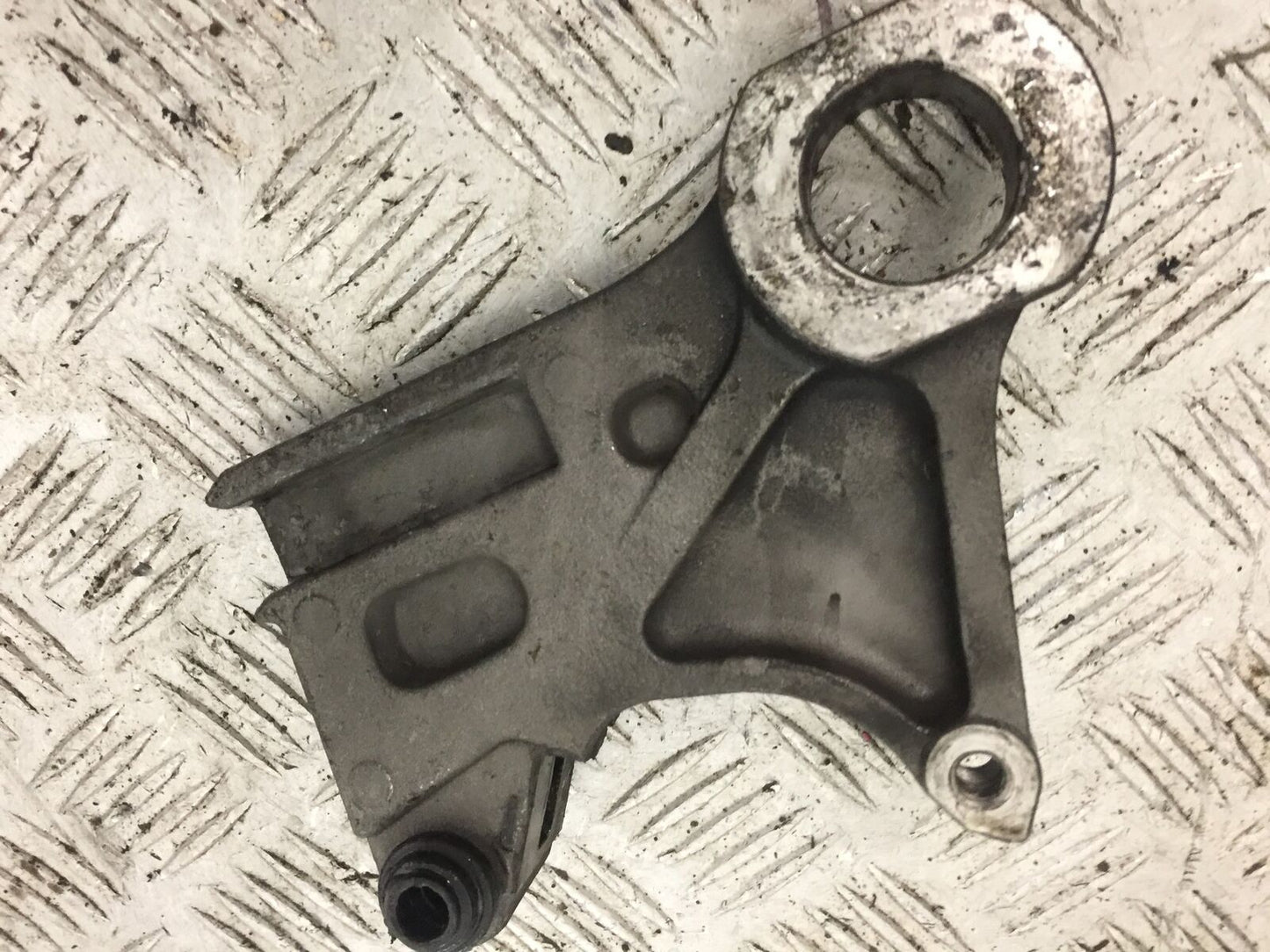 YAMAHA FZ1-N REAR CALIPER BRACKET  YEAR 2006-2012  (STOCK 787)