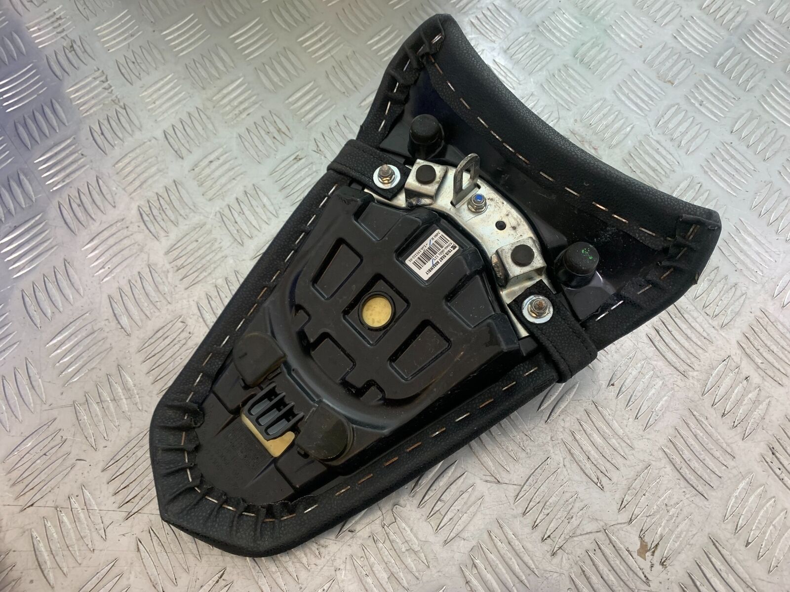KAWASAKI Z650 ER650 KNFAN REAR SEAT  YEAR 2022-2024 (CMB1112)