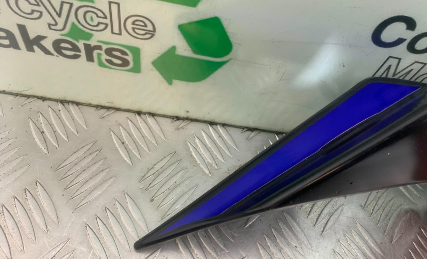 YAMAHA YZF-R125 YZF 125 RIGHT SEAT PANEL  YEAR 2019-2022 (CMB1263)