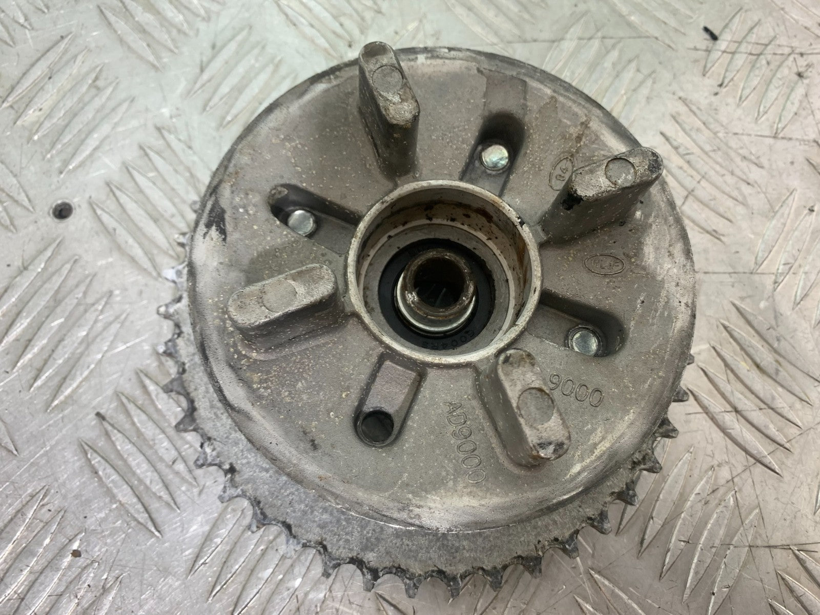 SINNIS HOODLUM 125 SPROCKET CARRIER   YEAR 2021-2025 (CMB1196)