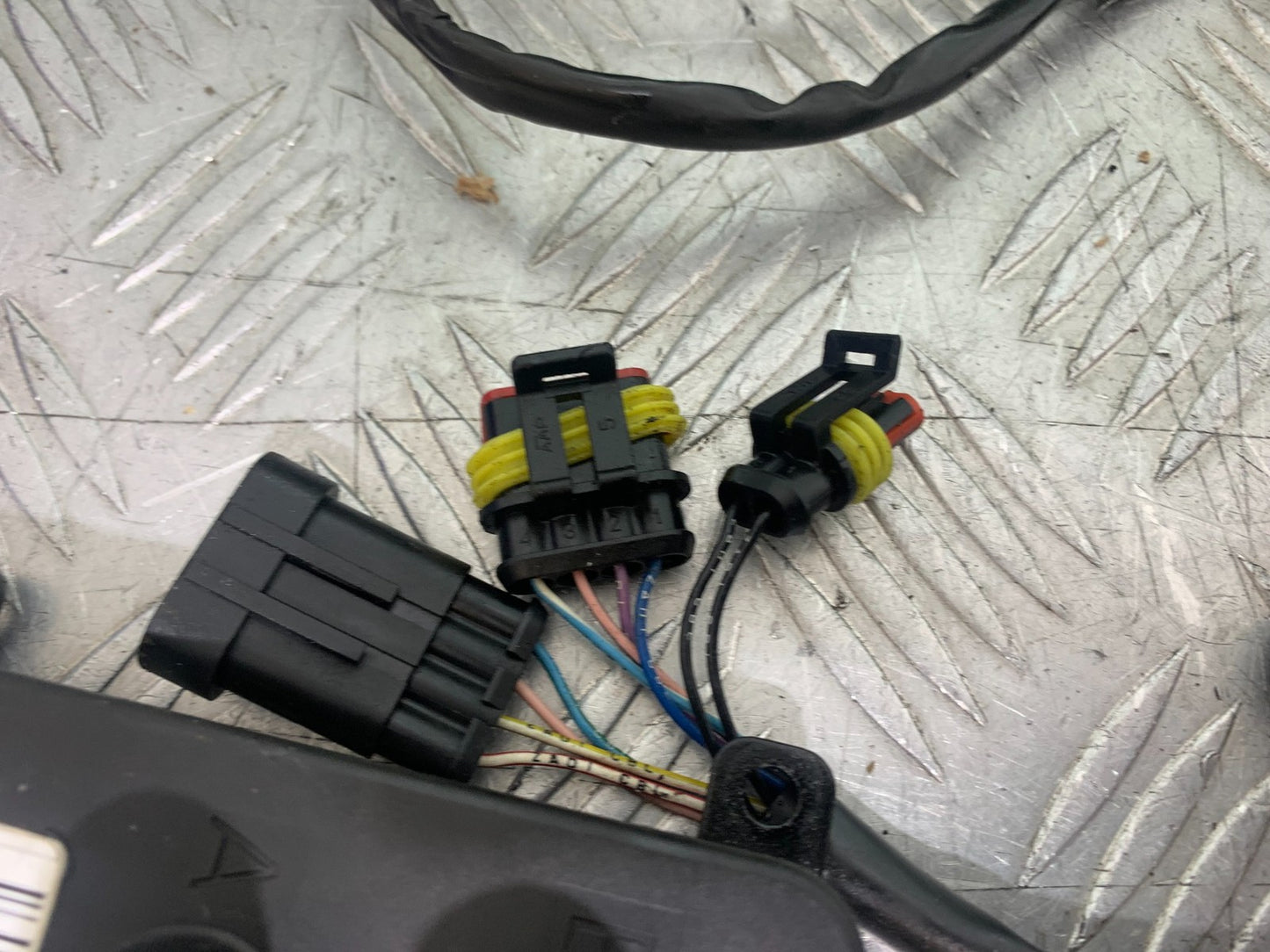 APRILIA RSV1000 R FACTORY ECU LOCKS KEYS  2004-09 (CMB1203)