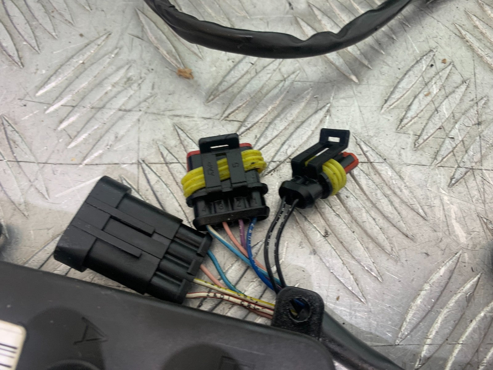 APRILIA RSV1000 R FACTORY ECU LOCKS KEYS  2004-09 (CMB1203)