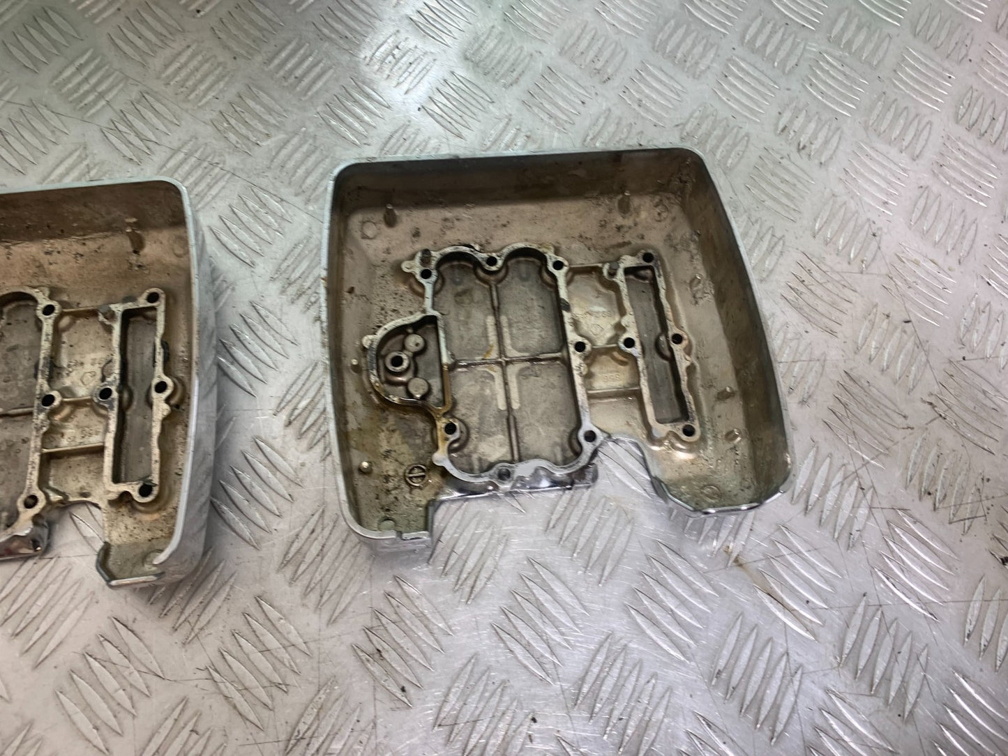 KAWASAKI VN1500 CLASSIC ROCKER COVERS  YEAR 1999 -2006 (CMB1166)