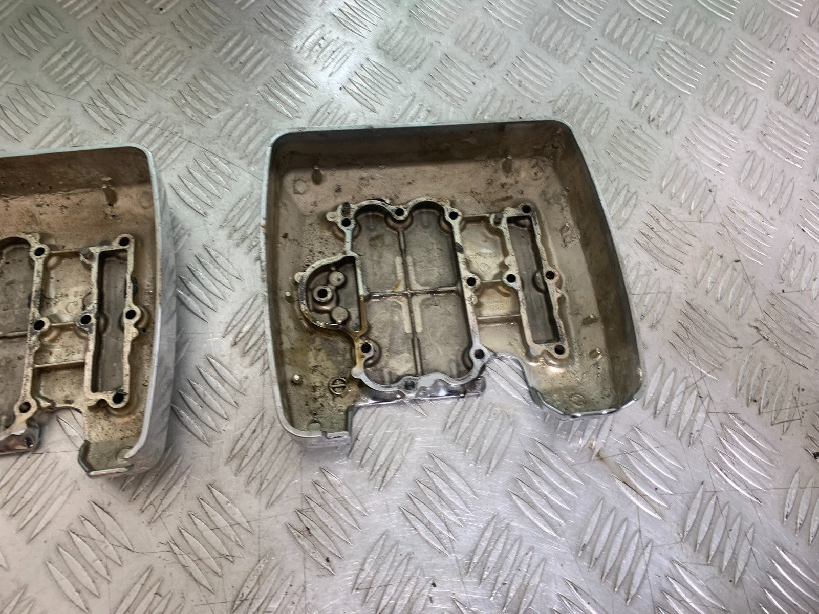 KAWASAKI VN1500 CLASSIC ROCKER COVERS  YEAR 1999 -2006 (CMB1166)