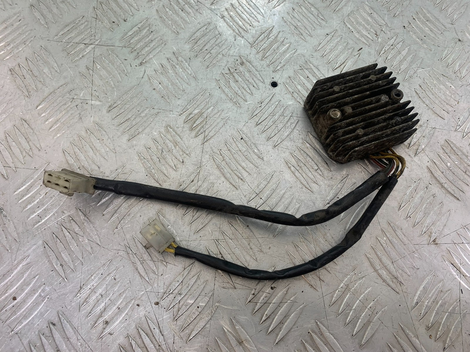 HONDA GL500 GL 500 SILVERWING REGULATOR  YEAR 1981-82 (CMB1168)