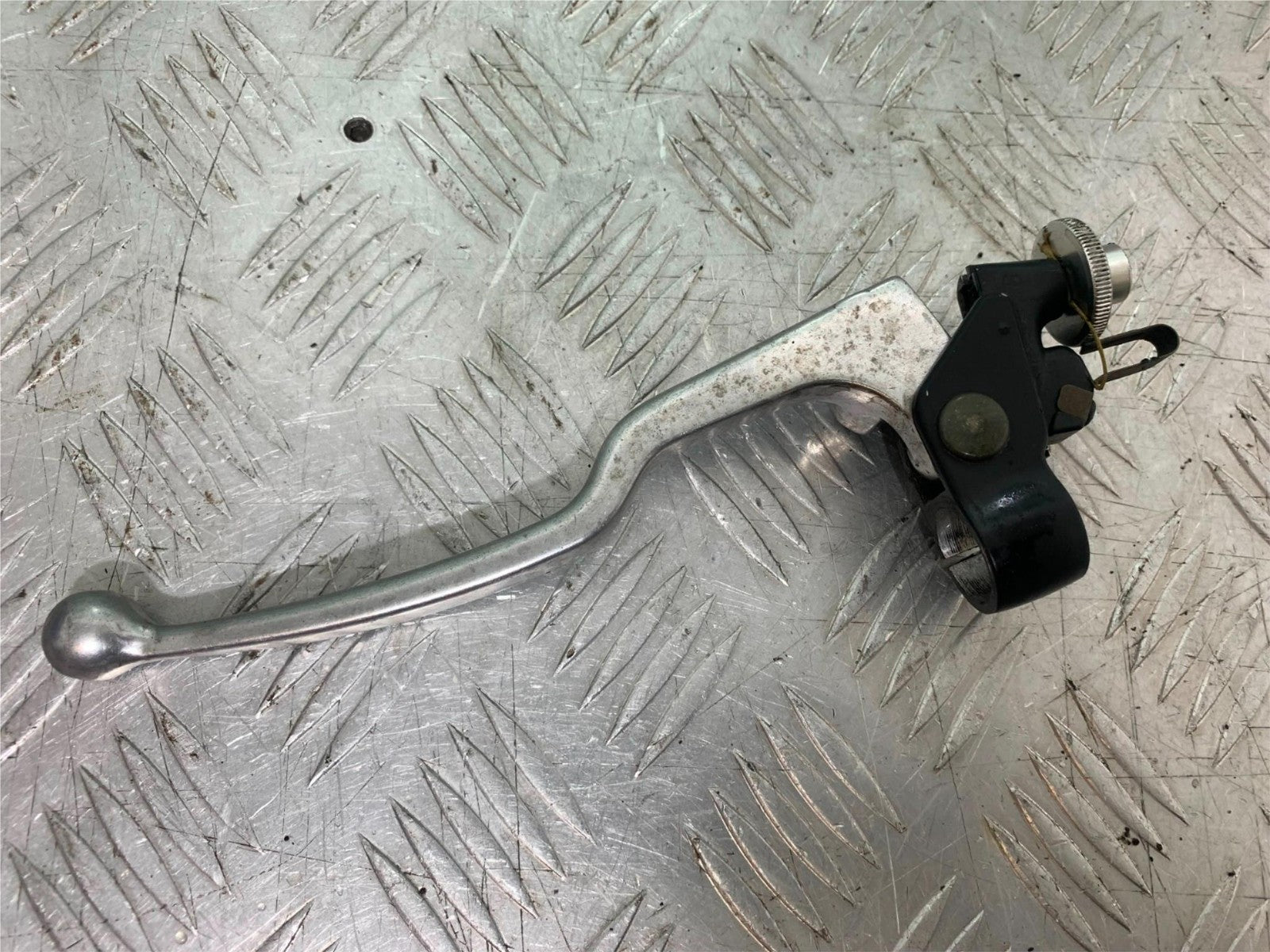 YAMAHA FZS1000 FAZER CLUTCH LEVER AND BRACKET  YEAR 2001-05 (CMB1275)