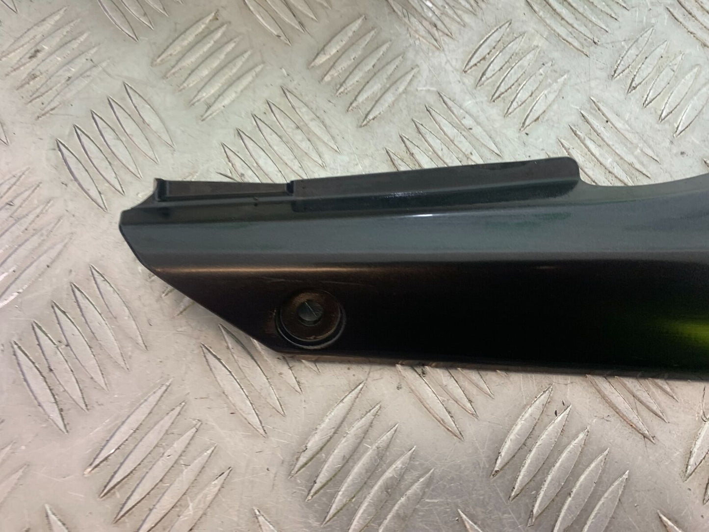 SUZUKI GSF1250 GSF 1250 BANDIT RIGHT SEAT PANEL YEAR 2010-14 (CMB1092)