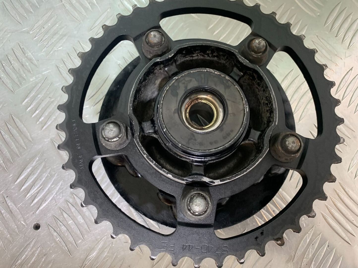 HONDA CBR1100 BLACKBIRD SPROCKET CARRIER  YEAR 1996-1998 (CMB1017)