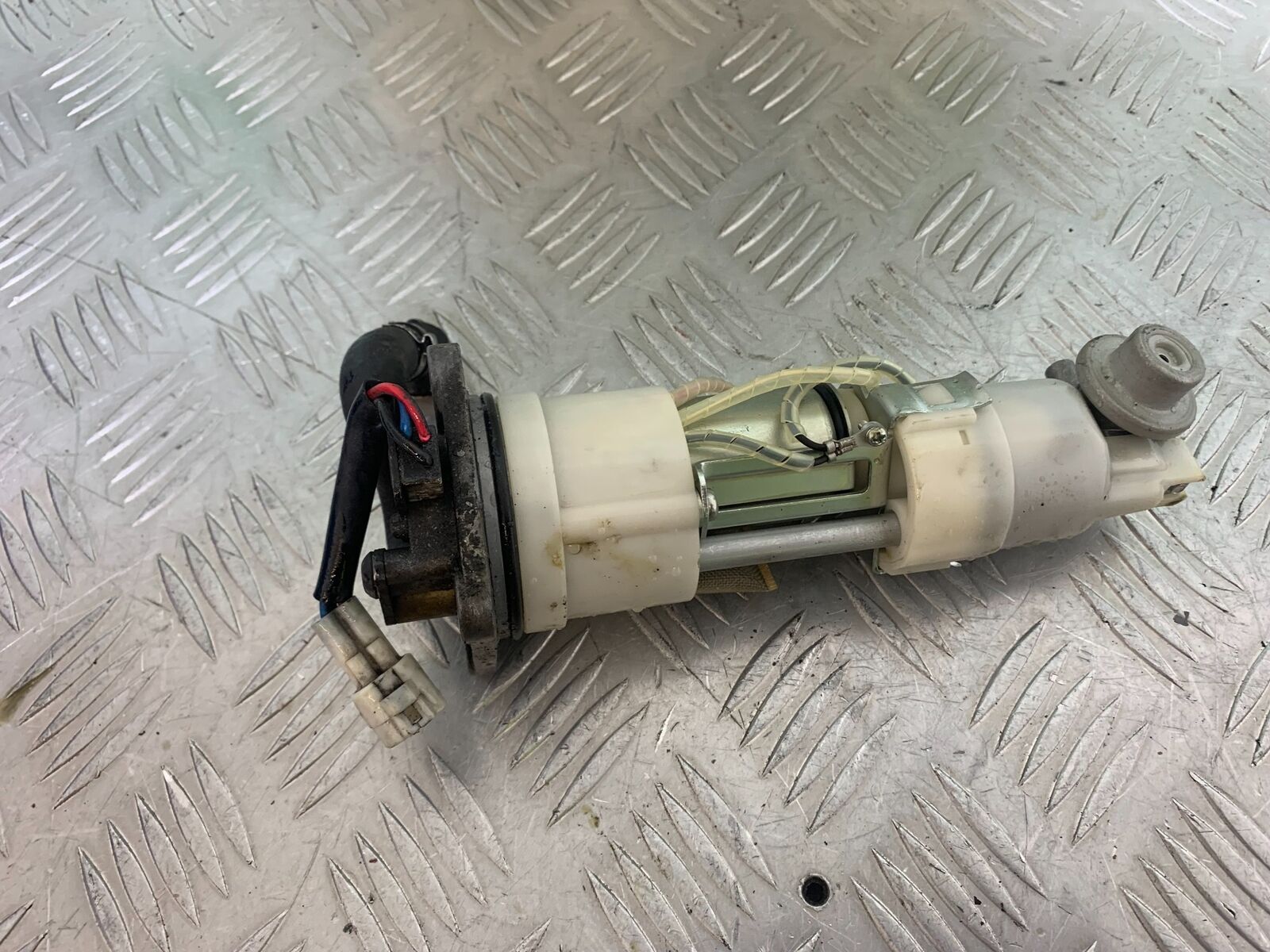 KTM 990 SUPERMOTO T PETROL PUMP YEAR 2010-2011  (CMB1127)