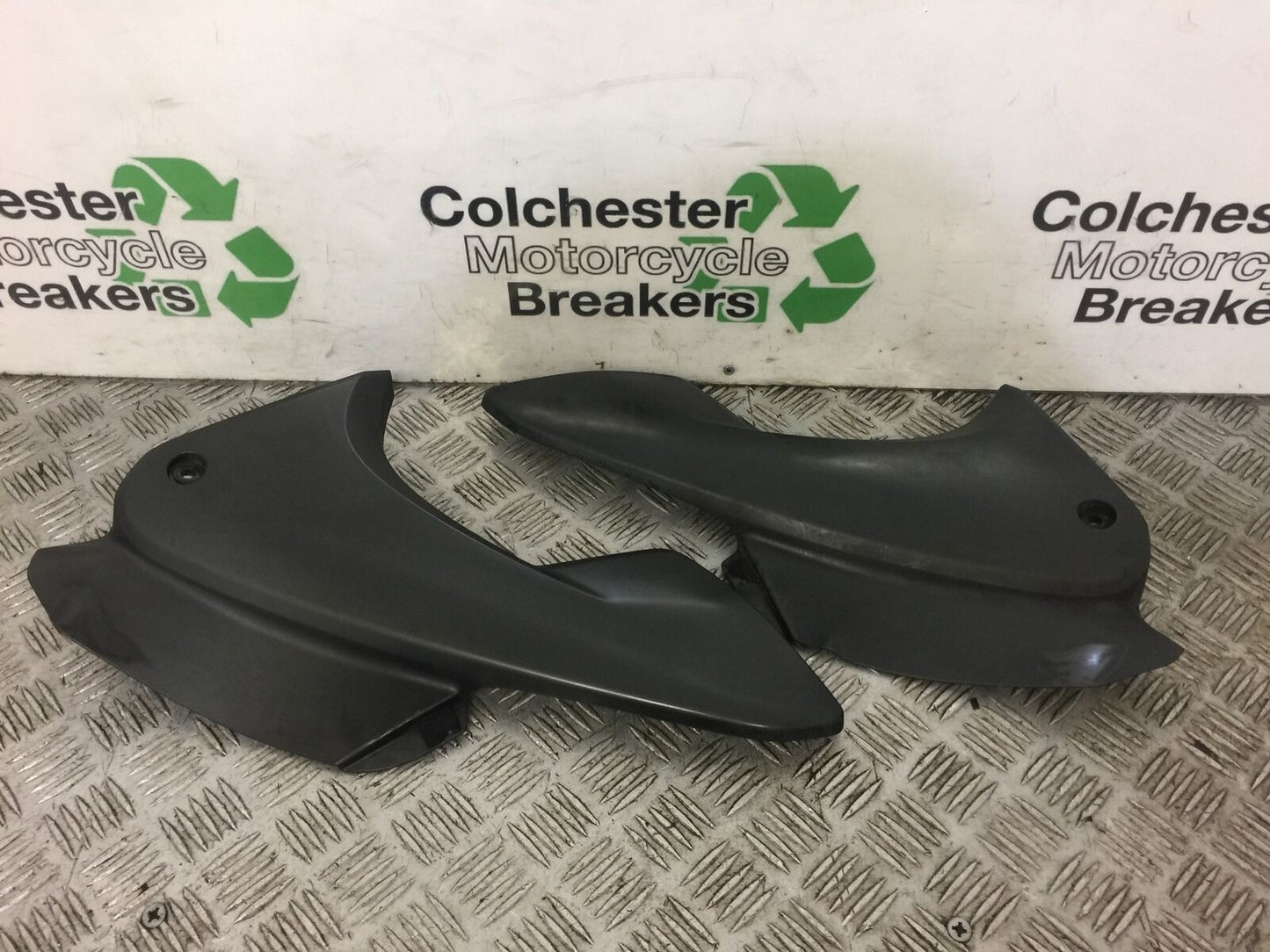 HONDA CBF600 CBF 600 LEFT AND RIGHT INFILLS YEAR 2009 (STOCK 369)