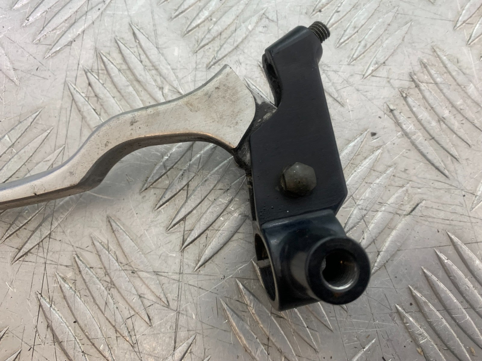 SUZUKI GS500 GS 500 CLUTCH LEVER BRACKET  YEAR 2001-2008 (CMB1254)